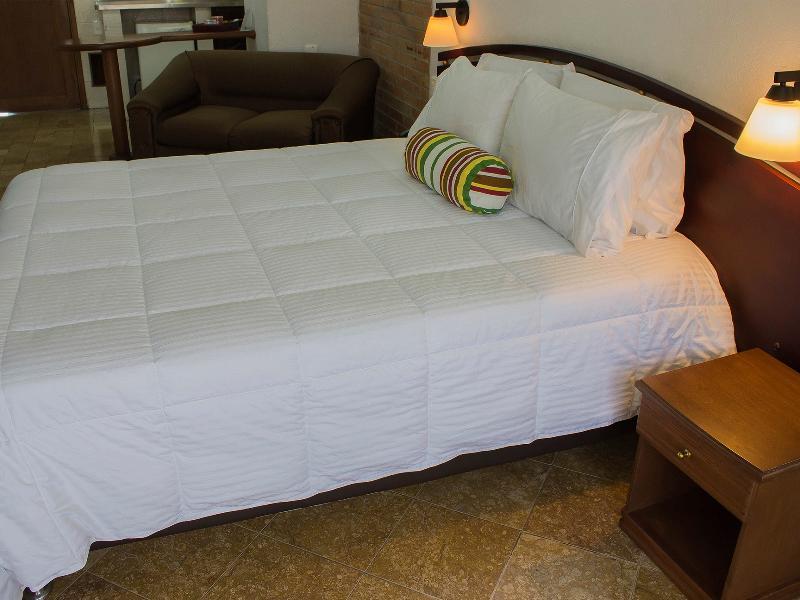 Hotel Cabo De La Vela Медельин Экстерьер фото