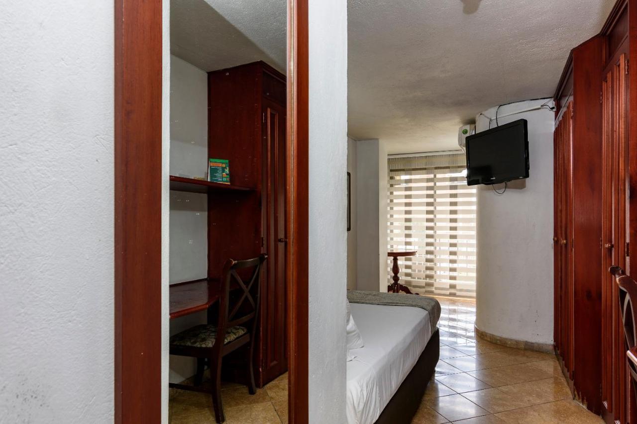 Hotel Cabo De La Vela Медельин Экстерьер фото